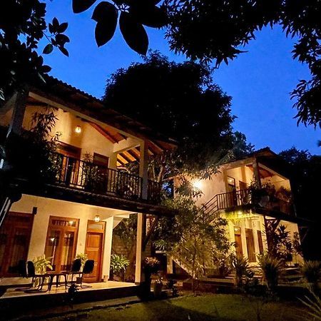 Kithmi Resort 波隆纳鲁沃 外观 照片