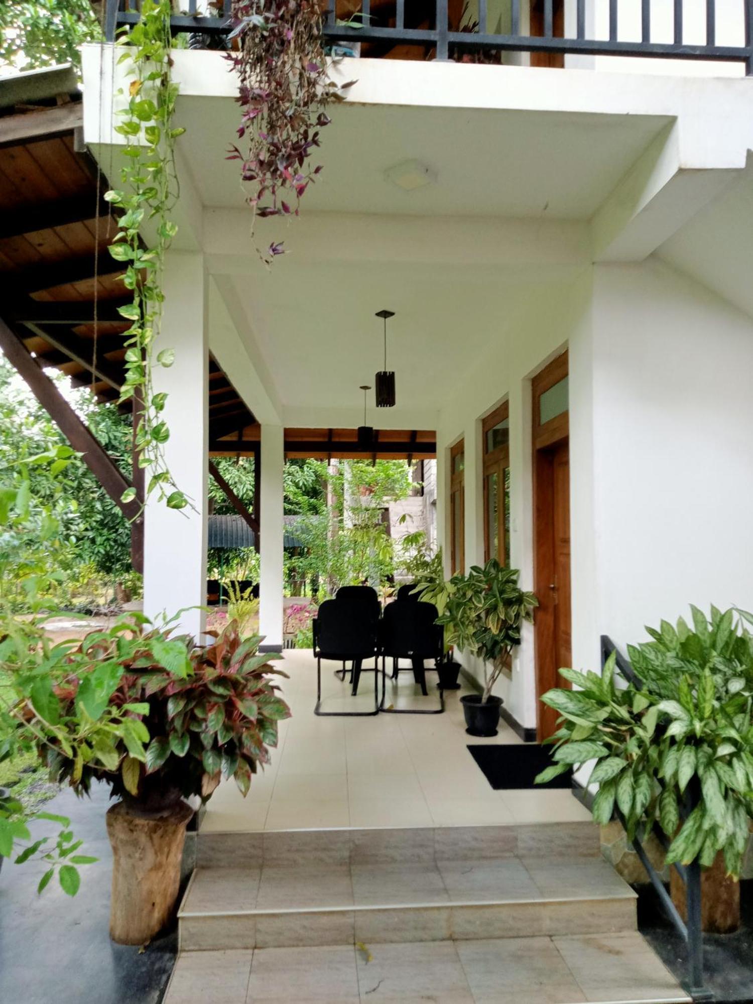 Kithmi Resort 波隆纳鲁沃 外观 照片